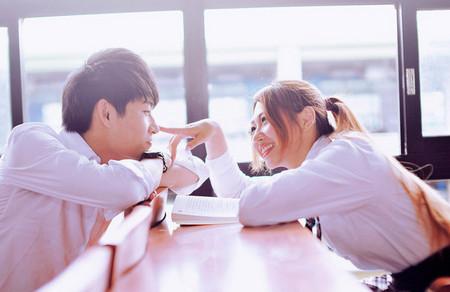 心痛如绞：读高二的女儿品学兼优，可妈妈却在她衣兜里发现了这个