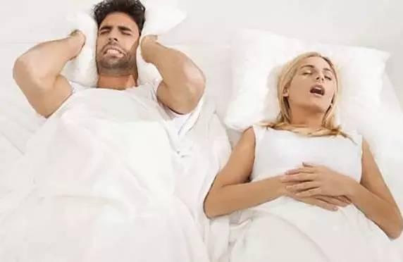 孕妇不重视睡觉时的这一行为，险些让宝宝宫内窘迫