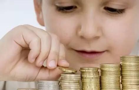 他捅了母亲一刀，也捅进了每个当妈的心里