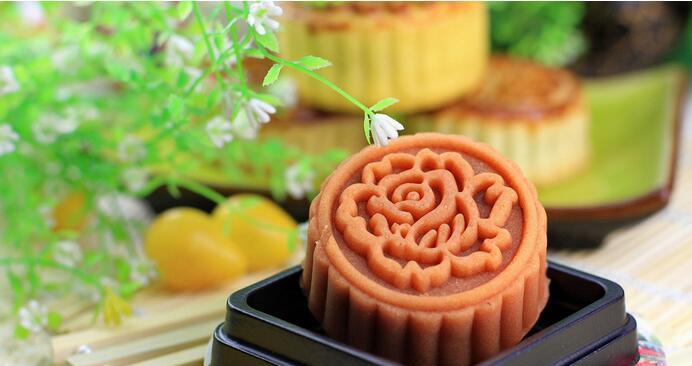 爷爷为我打月饼