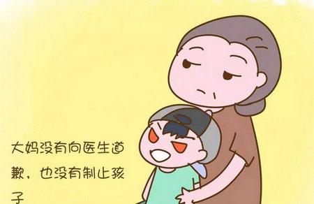 孩子张口骂医生，奶奶在旁看热闹，后面的事情旁观者笑了！