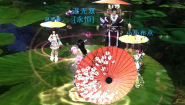 服务生倒酒