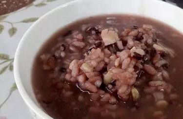 孩子补钙补血、助消化-杂粮五宝粥