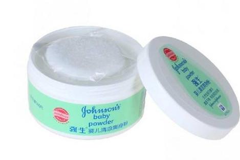 为什么国外的爽身粉是瓶装的？看完你就不会再给宝宝用粉扑了
