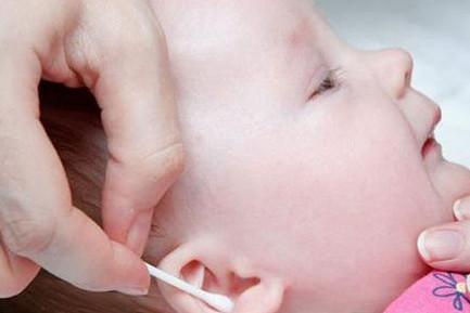 孩子耳朵疼痛哭闹不止，到医院检查后全家吓惨了