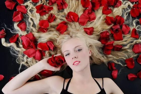 产后月经第一次来访，它还是熟悉的大姨妈吗？三大不同你得知道