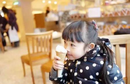 孩子的鼻子到该挺直的年纪自然会挺直