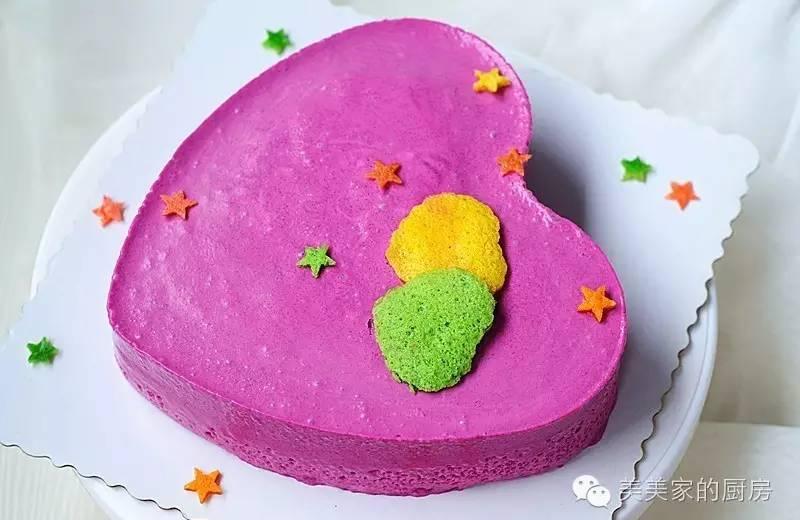 炎炎夏日，让美食带给你一缕清甜——豆浆火龙果慕斯蛋糕