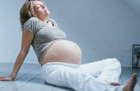 孕期运动：孕期分娩球练起来！