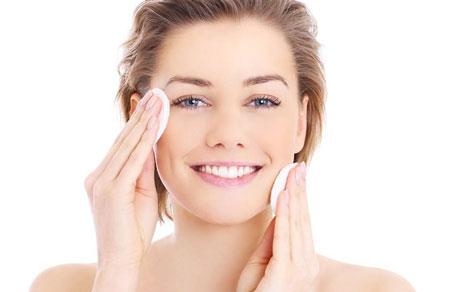 脸颊两侧长痘的原因