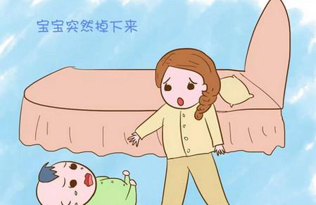 摔到后妈妈别乱揉宝宝的头，先看看这些反应