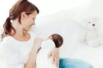 产后堵奶很危险四招火速“疏通”