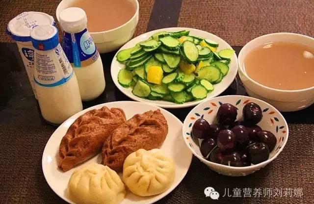 豆沙包、香菇青菜包、萝卜牛肉包