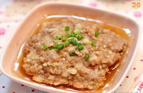 锻炼宝宝咀嚼功能食谱：马蹄蒸肉饼&胡萝卜肉末面