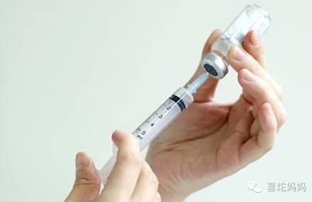 宝宝接种疫苗后出现不适，该怎么办？