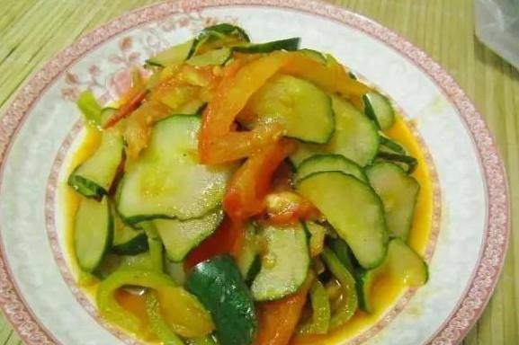 西红柿炒黄瓜到底能不能吃啊？