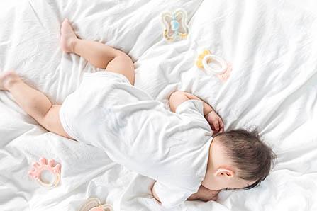 腋窝下有小肉粒