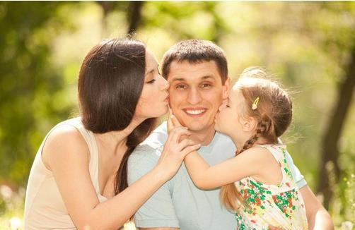 怎样抱孩子最轻松？妈妈们学起来~