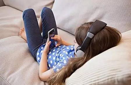 还敢让孩子玩手机？后果要多严重有多严重！