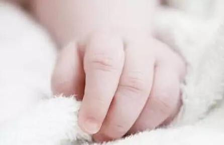 你的Baby可以有美丽修长的手指（0~6个月篇）