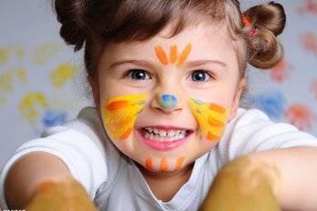 如果你家宝宝也爱玩水彩，那这些事你一定要知道