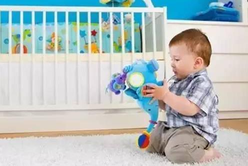 如果孩子W坐姿，必须改！不然畸形就怪你