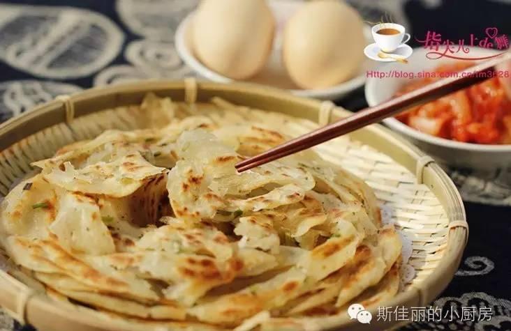 总是吃不够的“葱香手抓饼”，原来做法这么简单！