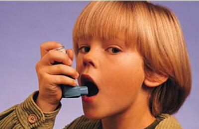 小儿过敏性哮喘的症状表现