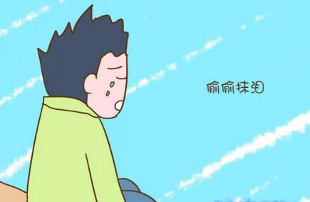 剪指甲时女儿的举动，让宝爸偷偷抹泪