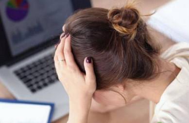 为了肚子里的宝宝，她拆碎了丈夫送的价值连城的手镯