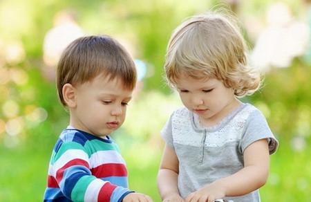 请问教养专家：主要照顾者改变时，如何建立孩子的安全感？