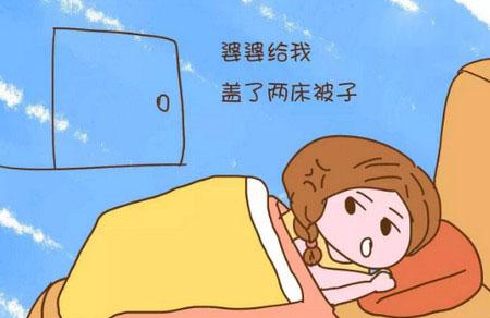 这么热的天婆婆给她盖两双被子，她这月子有的罪受了