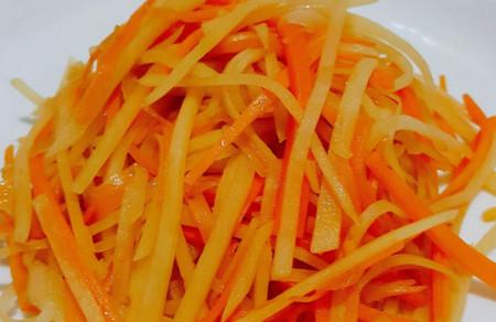 胡萝卜炒土豆丝，比肉营养更健康！