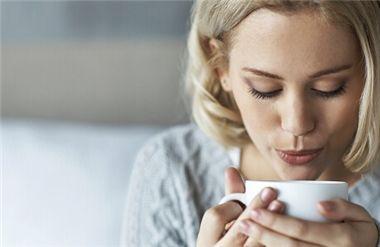 “童车病”容易使孩子腿变形？你家宝贝过早骑童车了没？