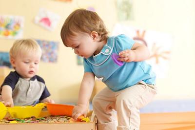 小孩驼背是缺什么