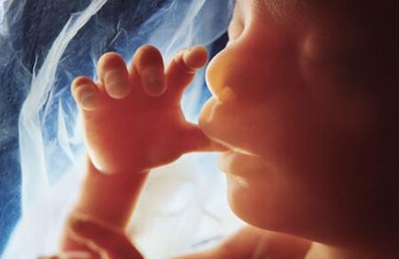 当胎宝宝“宫内缺氧”求救时，孕妈妈啥感觉？