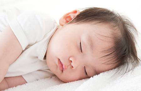 宝宝的五个睡眠难题，睡不够、入睡难、夜醒、磨牙、打鼾……