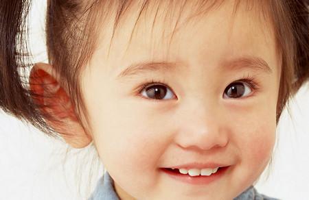 5岁小孩经常这样做，眼睛差点瞎了！家长们一定管住孩子手！