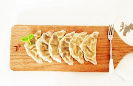 香蕉馅蒸饺—香甜可口，吃惯了咸口的饺子，也试试这款吧!