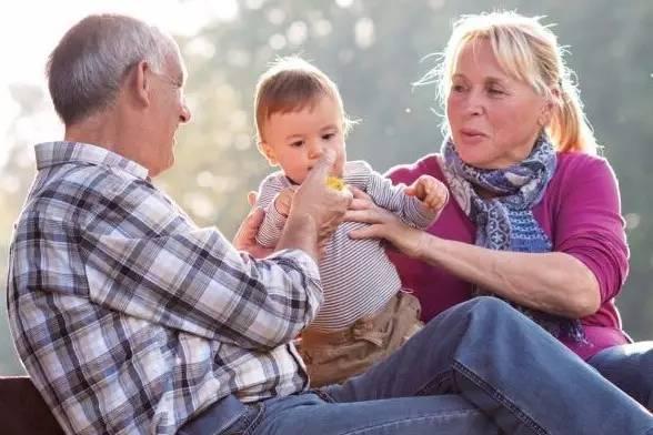 千万别把孩子给这五种老人带，毁孩子一生！切记！
