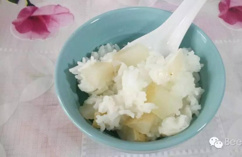 宝宝上火、咳嗽食疗食谱-雪梨百合蒸饭