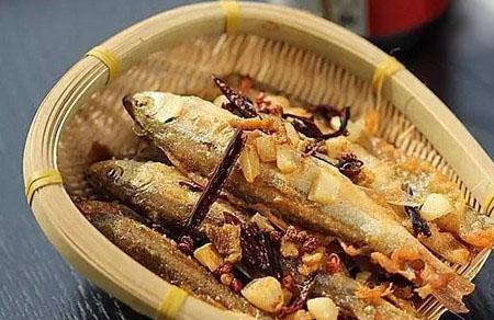 香辣小酥鱼的做法 即可当小零食也是不错的下酒菜