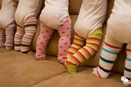 宝宝腿不直就是O型腿，需矫正？别让以讹传讹忽悠了你！