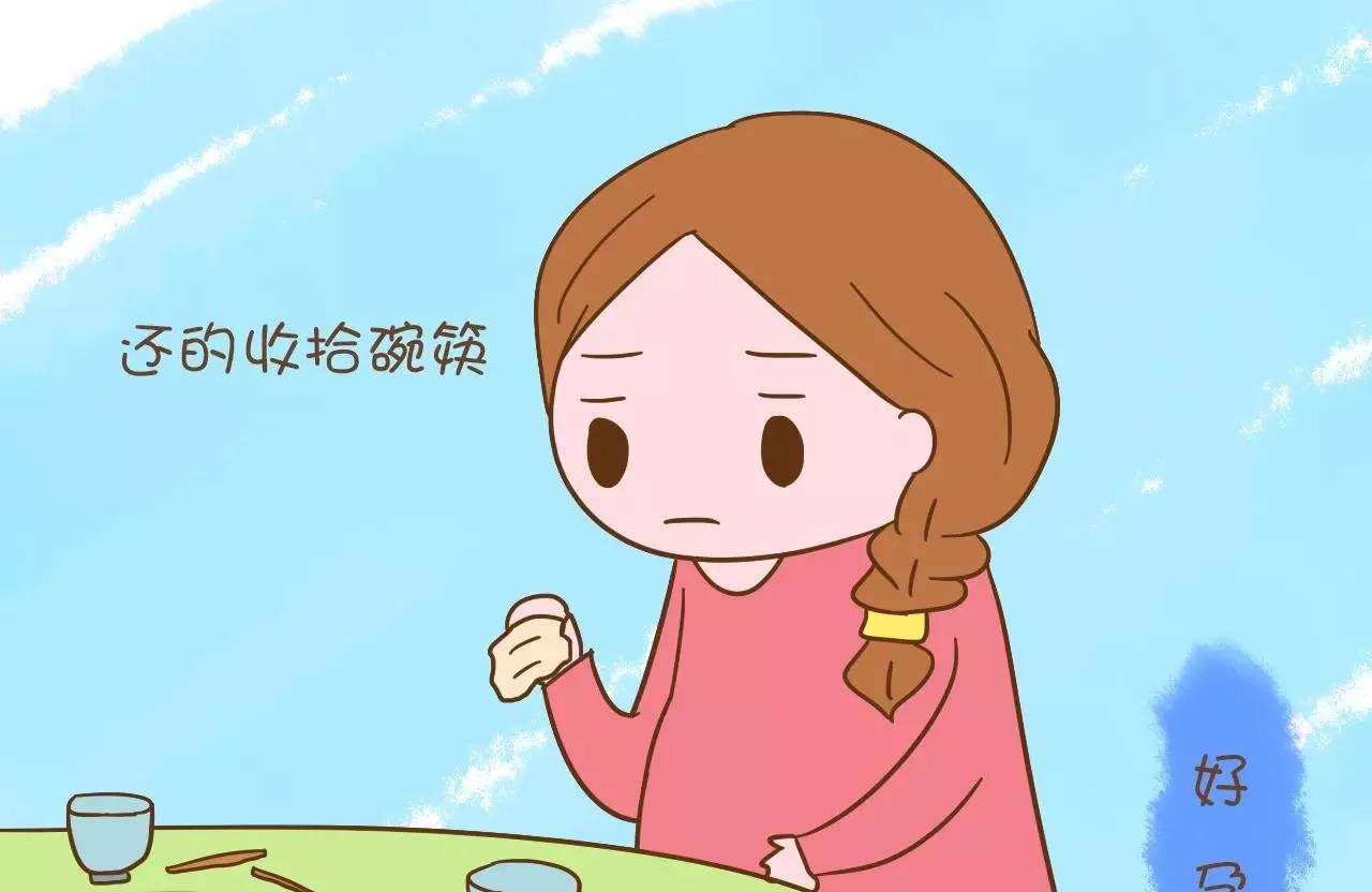 孕妈怀孕9个月还在做家务，家人也是心大啊！