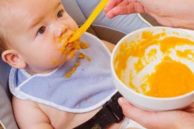 六个多月宝宝咋添加辅食，宝宝长奶藓好多天了怎么办？