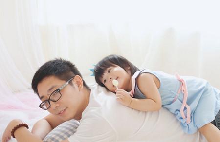 父亲去已婚女儿的家中，被眼前的景象震惊了