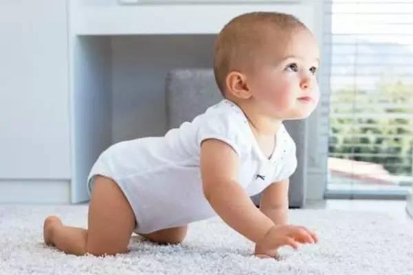 宝宝一个“屁”放出这么多信号，你能“闻”懂几个？