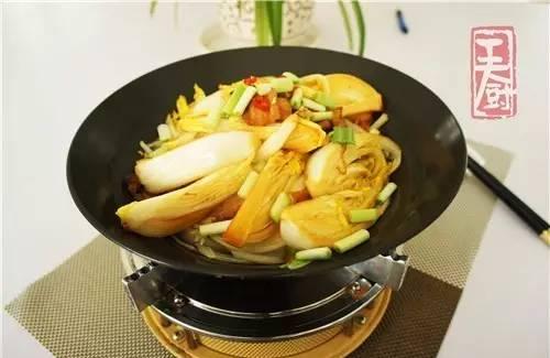 香甜鲜辣五味俱全的干锅娃娃菜