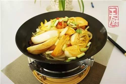 香甜鲜辣五味俱全的干锅娃娃菜