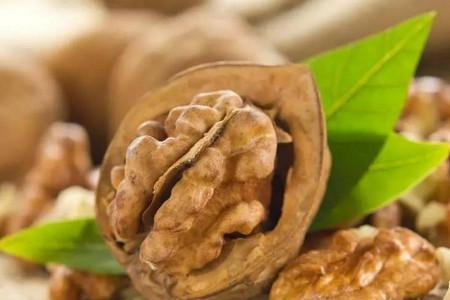 男人想壮阳补肾不妨试试这些坚果！